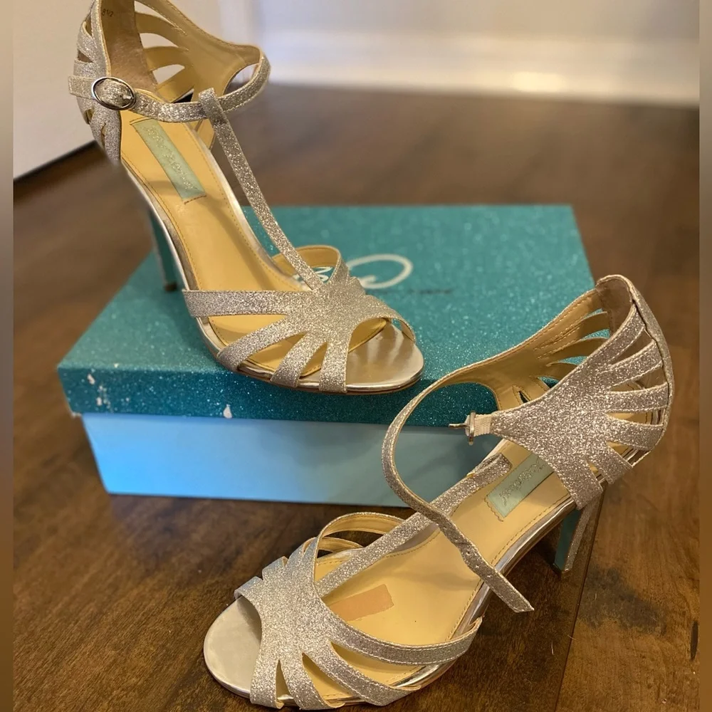 Blue by Betsey Johnson Silver Glitter Heels 8.5 - Picture 10 of 12